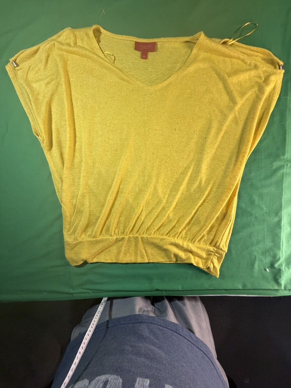 Jennifer Lopez Women's Yellow Sleeveless V-Neck Blouse Top Lined Size Large